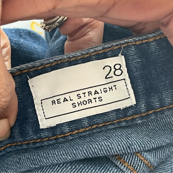 GAP | Blue Denim Real Straight Jean Shorts Sz 28 - Picture 3 of 4